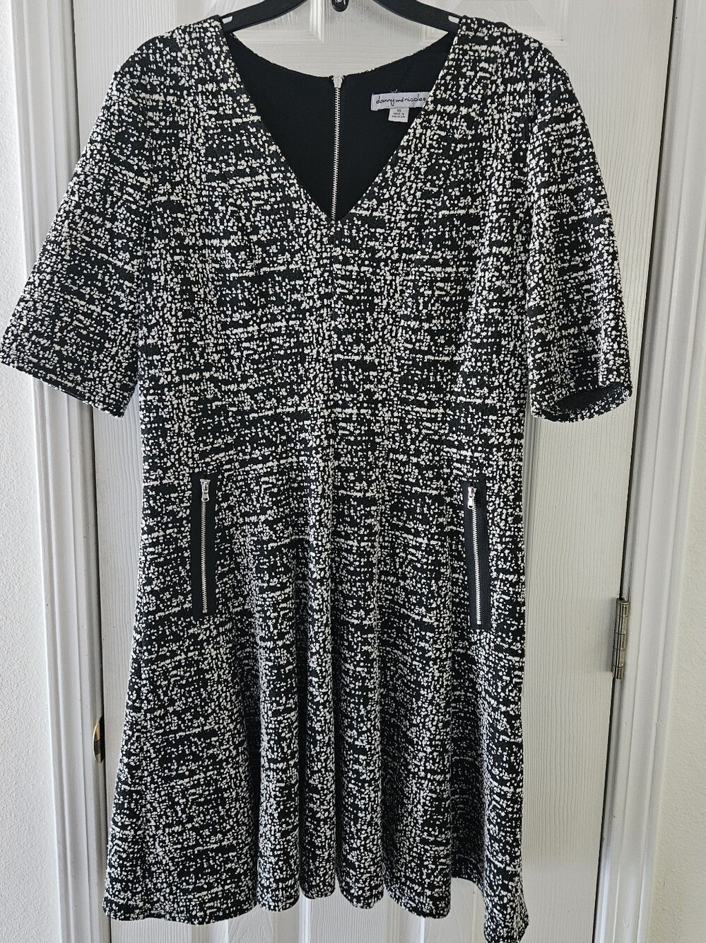 Danny & Nicole Sz. 16 ~ Black and White Textured V-Neck FIT AND FLAREi Dress